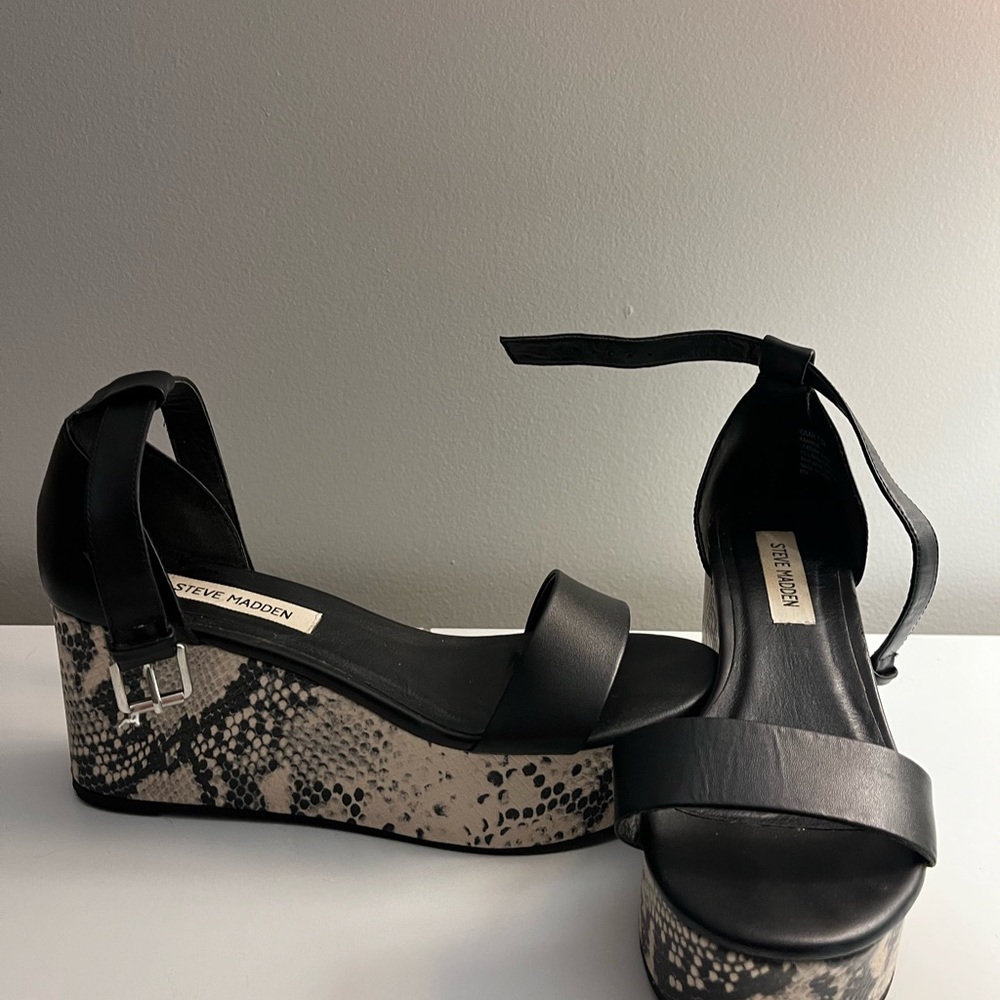 Steve Madden snake skin platform sandals